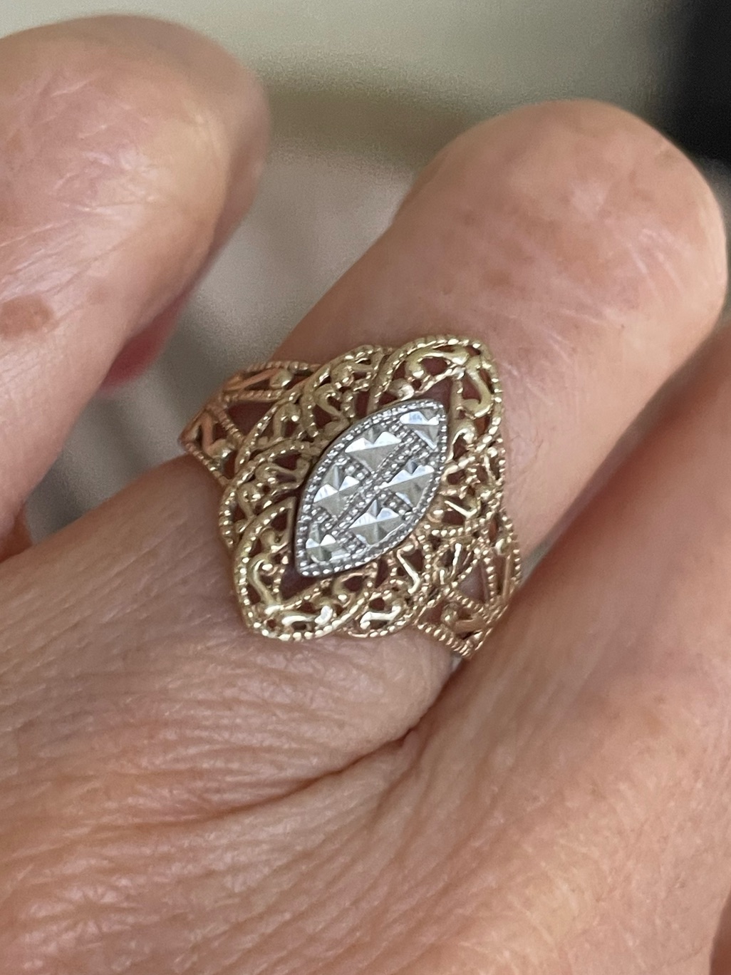 Vintage 14k Two Tone Filigree Navette Ring